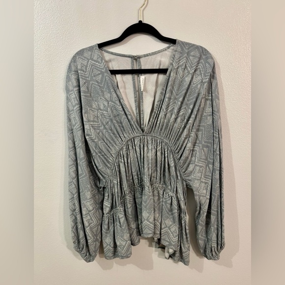 Bucketlist Blue-Gray Patterned Top large - Picture 3 of 5